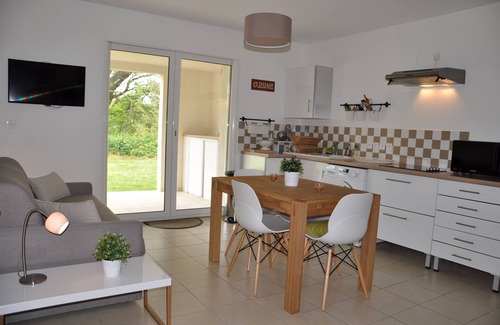 Santa-Lucia-di-Moriani Apartment | Charming apartment with large terrace and private pool 5 minutes from the beach