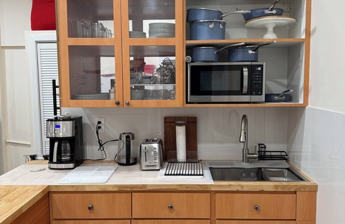West Little River Apartment | Charming fully furnished studio in Miami’s awesome Little River