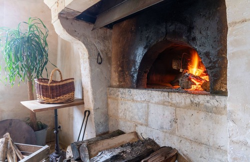 Berd'huis House | Charming gîte on garden level