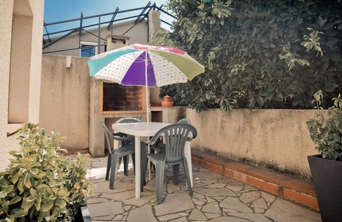 Ceret Apartment | Charming garden apartment with private terrace and playground