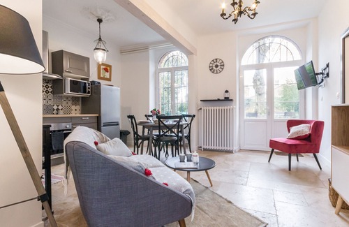 Vue Cottage | Charming Garden Cottage Between Nantes & Jade Coast - WiFi, Free Parking, Pet Friendly