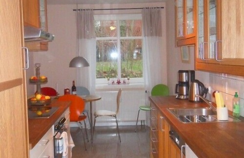 Rahlstedt Apartment | Charming garden floor apartment with 95m² in an old villa, 20 minutes to the main station./City