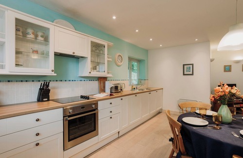 Niton Cabin | Charming Garden Lodge by the Sea – Peaceful Coastal Retreat