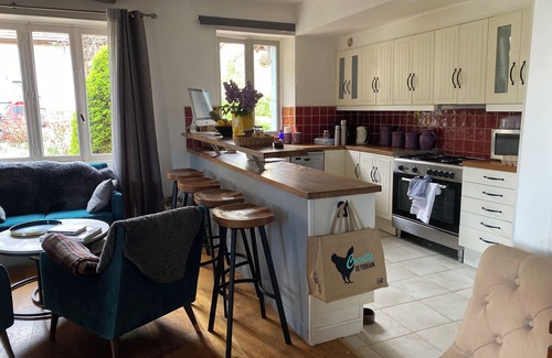 Change House | Charming gite with private garden in Hautes cotes de Beaune, near Voie Verte.