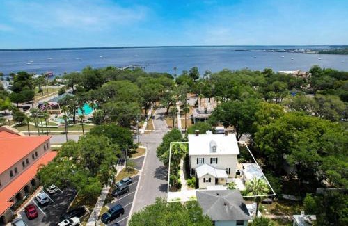 Green Cove Springs House | Charming Green Cove Historic Home 1st Floor Stay