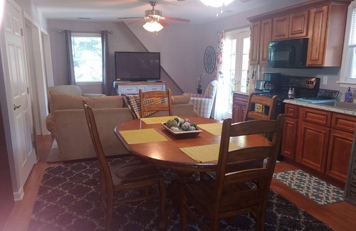 Belknap House | Charming Highlands Carriage House 2 beds/2bath nNO POOL