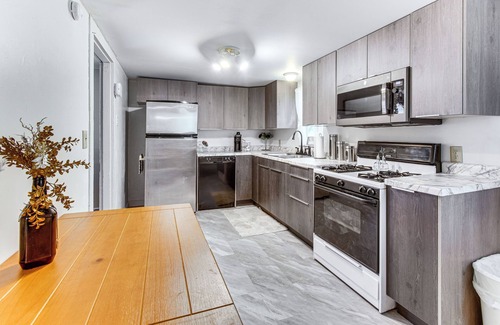 Hillsboro House | Charming Hillsboro Home < 1 Mi to Downtown!