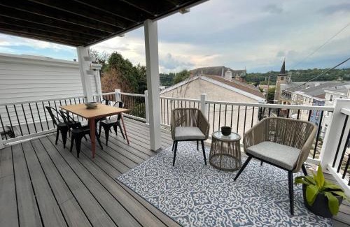 Manayunk Apartment | Charming Hillside Retreat in the Heart of Manayunk