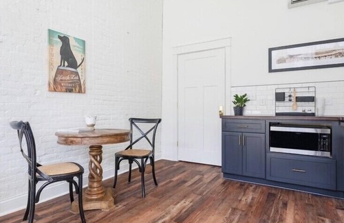 West Main Historic District Apartment | Charming historic studio@The 713 - on The Bourbon Trail and Museum Row