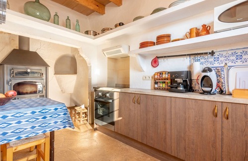 Es Carritxo House | Charming Holiday Home Can Bonjesus with Mountain View, Wi-Fi, Garden & Terrace; Parking Available, Pets Allowed