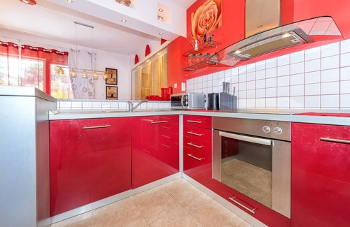 Srima Villa | Charming holiday house, just 150 m meters from the pebble beach