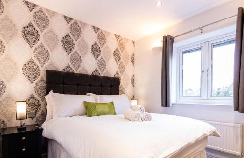 Bromsgrove House | Charming Home in Bromsgrove - Perfect for Groups