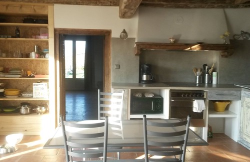 Chirassimont House | Charming house 135m2 av fenced. quiet and dog friendly place