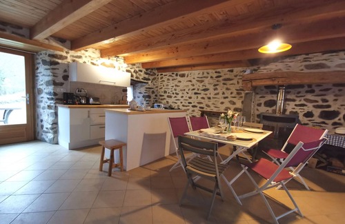 Retournac Cottage | Charming house in Loire gorges with terraces and wood stove