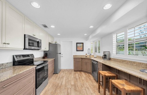 Anna Maria House | Charming house with private heated pool, lanai. Great location to beach & shops