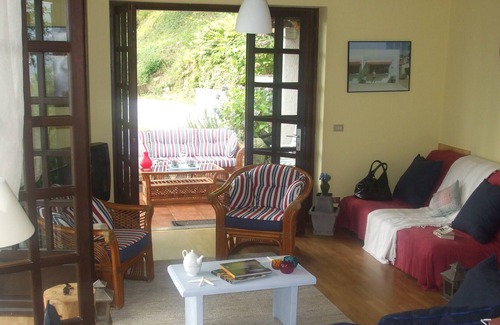 Pella House | Charming house with private beach and fantastic lake views