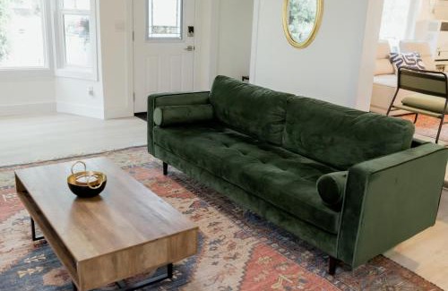 South Pandosy House | Charming Kelowna Haven with Hot Tub, Parking & Pet Friendly