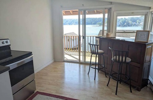 Hopatcong House | Charming Lake House w/Large Dock