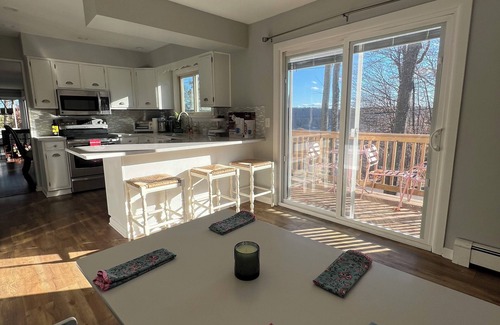 Lake Mohawk House | Charming Lake house with WiFi and AC in Sparta
