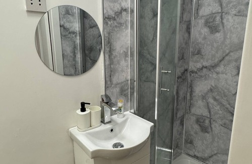 Harrow Road Apartment | Charming London Apartment Near Notting Hill