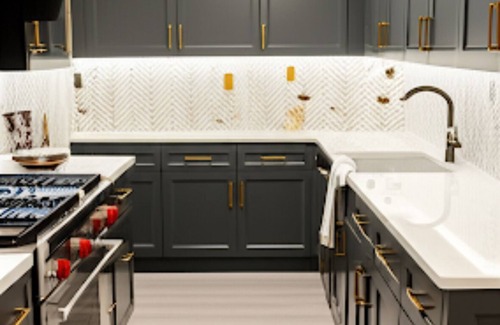 Willowbrook Condo | Charming luxury 2-bedroom condo with AC, fitness room in lovely Willowbrook