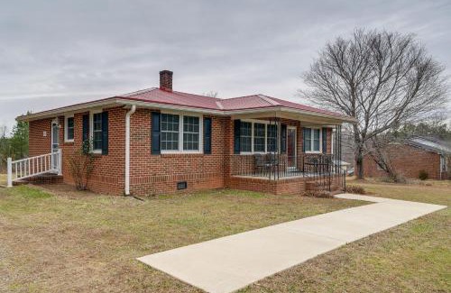 Keeling House | Charming Milton Home with Porch - 5 Mi to VIR!