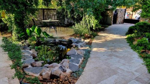 Mateh Yehuda House | Charming modern country unit for rent