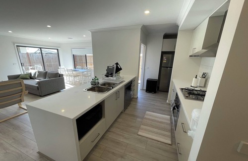 Wyndham Vale House | Charming Modern Family Home in Wyndham Vale