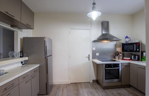 Trelissac Cottage | Charming Modern Home: WiFi, Terrace, Near Greenway, Close to Trélissac & Périgueux