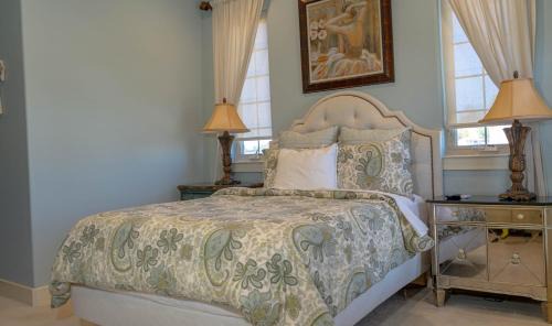 Muenster Bed & Breakfast | Charming Muenster 1br Balcony, Patio & Views