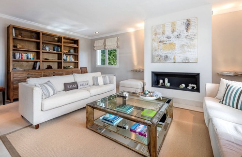 Portals Nous Villa | Charming, newly renovated villa for 6 people with pool and sea views
