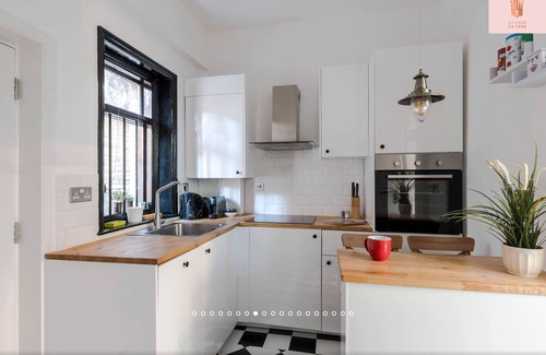 Frognal and Fitzjohns Apartment | Charming Nook in Leafy Hampstead NW3