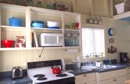 South Thomaston Cottage | Charming ocean-front 2-bedroom cottage with spectacular views!