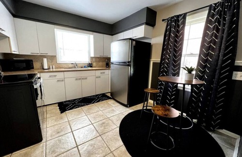 Ottawa House | Charming Old Orchard home with fenced yard