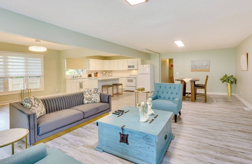 Omaha House | Charming Omaha Getaway - 3 Mi to Baxter Arena!