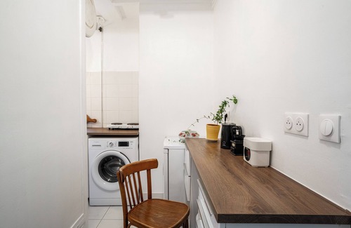 Quartier de la Goutte-d'Or Apartment | "Charming Parisian Retreat: Cosy Apartment in the Heart of Montmartre"