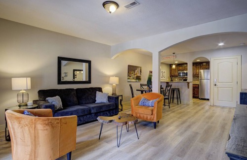 West Plaza Condo | Charming Plaza 2-bedroom condo in delightful Kansas City.