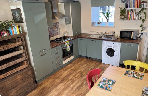 Horsforth House | Charming pottery barn conversion 2 mins from Horsforth train station.