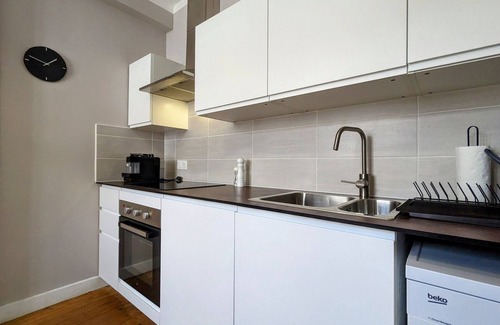 Chatillon-sur-Indre Apartment | Charming Retreat: Cozy Home with Garden, Parking, Near Historic Sights
