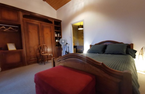 Monistrol-sur-Loire Bed & Breakfast | Charming Retreat with Private Terrace, Jacuzzi, and Wellness Massages near Lyon