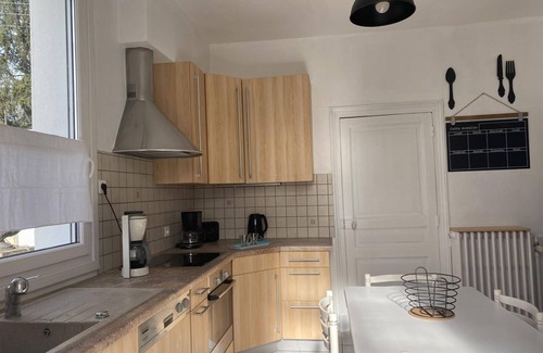 Moulins Cottage | Charming Renovated House with Garden & Modern Comfort, Near Historic Moulins