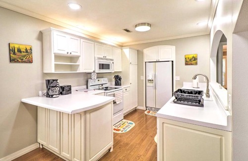 Dogwood Park House | Charming Retreat Less Than 2 Mi to Cranfield Marina!