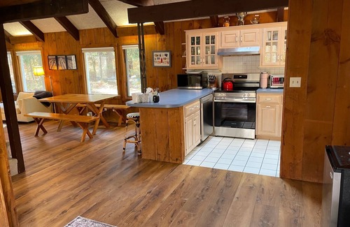 Jamaica Cabin | Charming riverside cabin in Jamaica, VT with hot tub