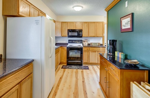 Mindoro House | Charming Rockland Retreat w/Deck & Grill!