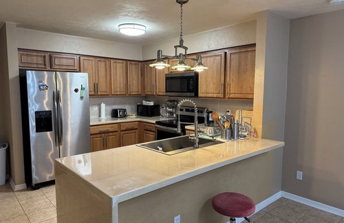 Gainesville House | Charming room in a stylish house at cool Gainesville with AC, WiFi