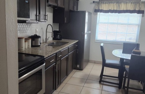 Port Tampa City Apartment | Charming, rooming. Quiet, secure place,Close to water