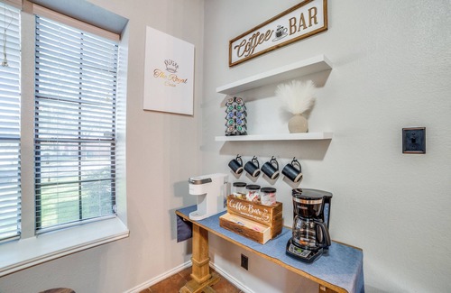 North San Antonio - SAT House | Charming Royal Casa with KING BED in North Central SA with FIRE PIT