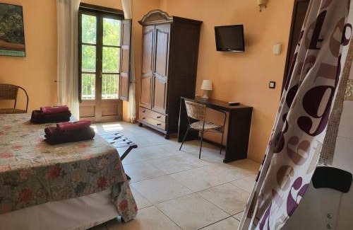 La Cellera de Ter House | Charming rustic house - near river and forest