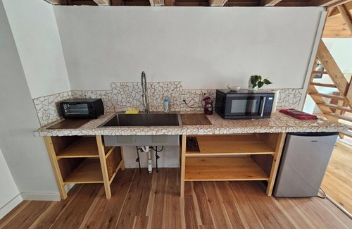 Derby House | Charming rustic loft nestled near Lake Salem.