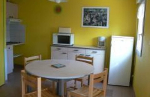 Omonville-la-Rogue Cottage | Charming Seaside Cottage with Terrace, BBQ, and Parking, 100m from Port